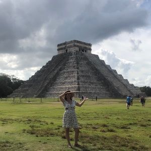 Meet your Posher, Laura